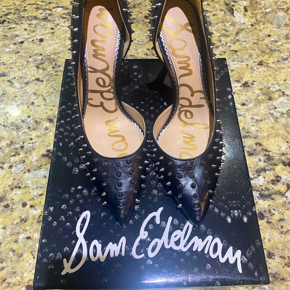 Size 6 studded pumps